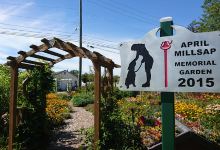 April Millsap Memorial Garden景点图片