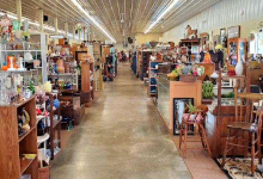 Antique World & Flea Market购物图片