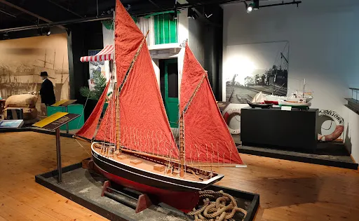 Kvikan （Saltfish Museum） & Tourist Information Center