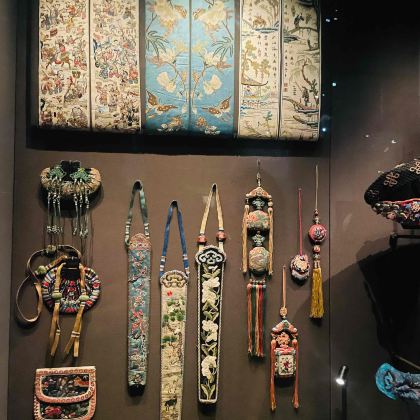 英国伦敦+爱丁堡+尼斯湖9日8晚私家团