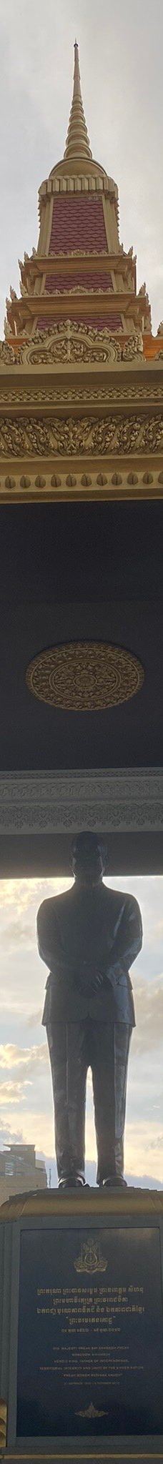 西哈努克铜像纪念堂-金边