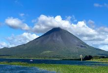 Arenal parasailing景点图片