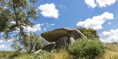 Anta Grande da Comenda da Igreja （Montemor-o-Novo）