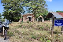 Bomb-scarred Temple in Old Xepon景点图片