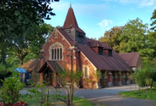 St. Andrew's Church Frimley Green and Mytchett景点图片