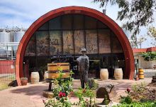 The Big Wine Barrel景点图片