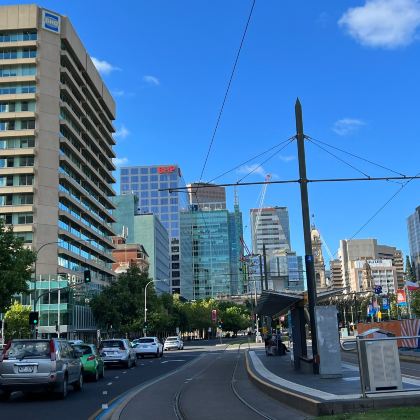 澳大利亚阿德莱德+芭萝莎+莫纳托野生动物园+蓝湖+洞穴花园8日7晚跟团游