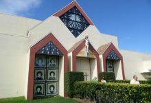 Resurrection Catholic Church景点图片