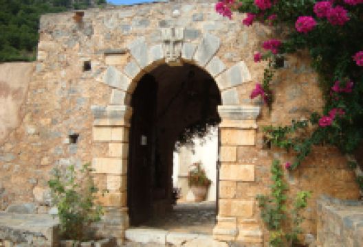 Monastery of the Holy Cross Vosakos景点图片