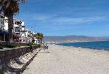 Playa La Romanilla景点图片