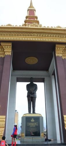 西哈努克铜像纪念堂-金边