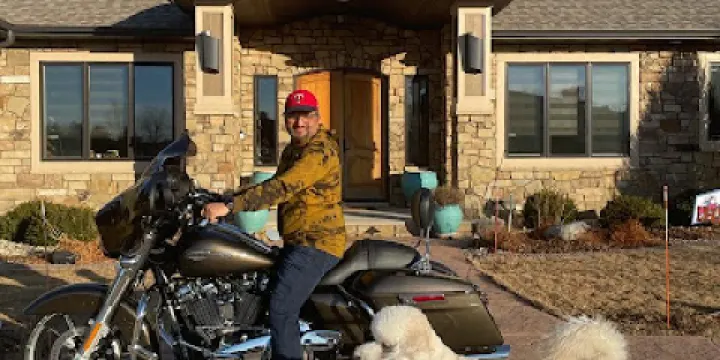 Valiant Vineyards Winery & Distillery