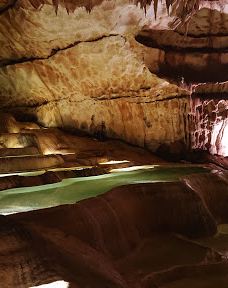 Grotte Saint-Marcel-比东