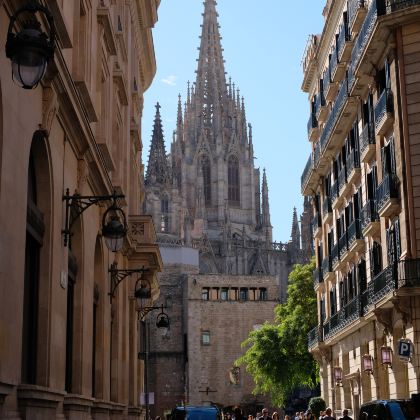 索菲亚王后国家艺术中心博物馆+巴塞罗那哥特区4日3晚拼小团