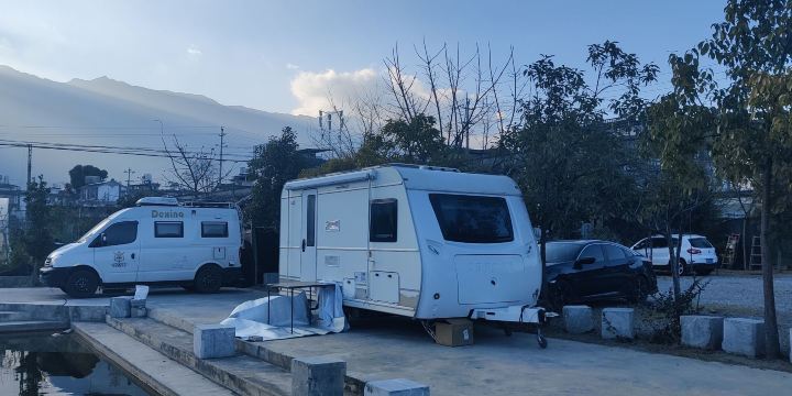 大理古城东门月溪村大丽路东房车营地