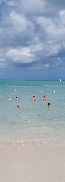 Dickenson Bay-迪肯森湾