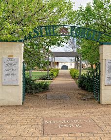 Canowindra Memorial Park-卡南德拉