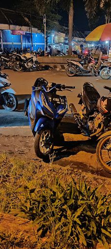 Alun Alun Kalisat-卡利萨特