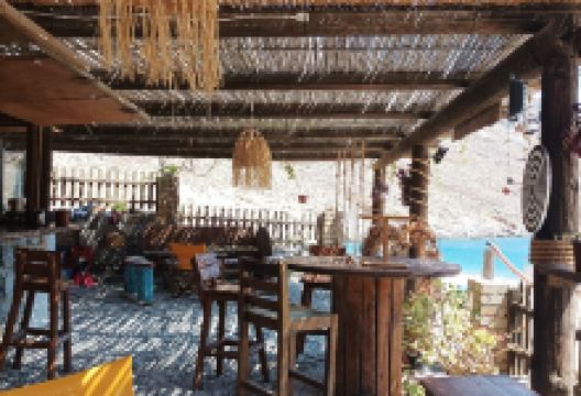 Kaminakia Beach景点图片