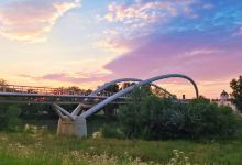 Tiszavirag Pedestrian Bridge景点图片