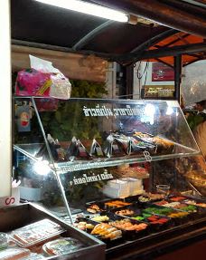 Chan Chala Night Market-董里