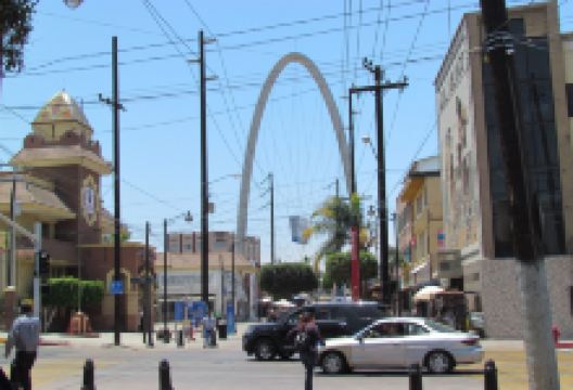 蒂华纳拱门景点图片