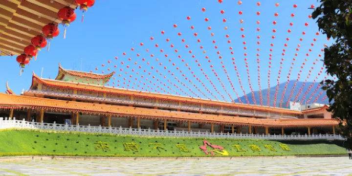 靈巖山寺(埔里鎮)