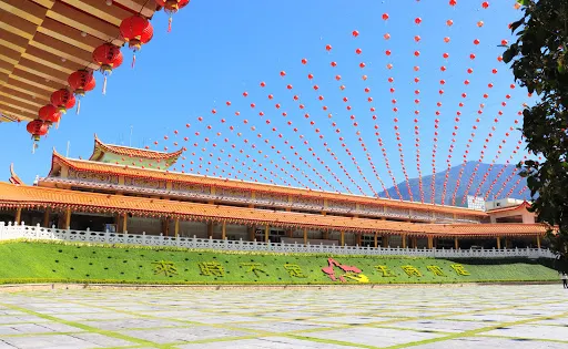 靈巖山寺(埔里鎮)