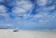 Crescent Beach Public Beach景点图片