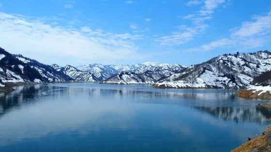 銀山湖