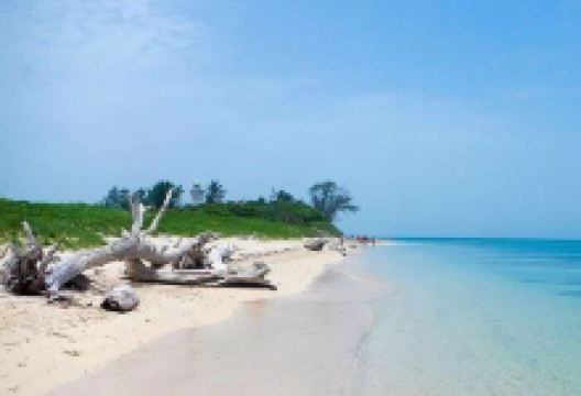 Isla Enmedio景点图片