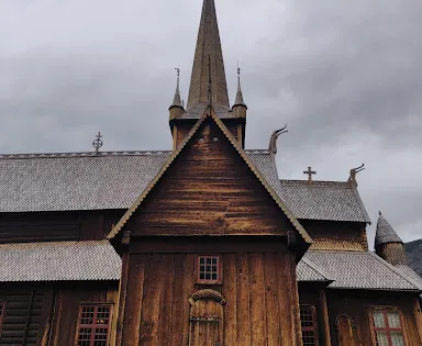 Fossheim Steinsenter