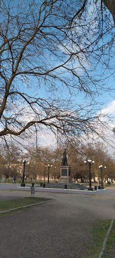 Potomkinskyi Garden Square-Khersons'ka city council