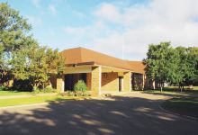Eagle Brook Church in Spring Lake Park, MN景点图片
