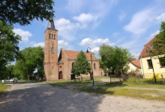 Dorfkirche Groß Dölln景点图片