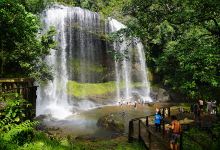 Ngardmau Waterfalls景点图片