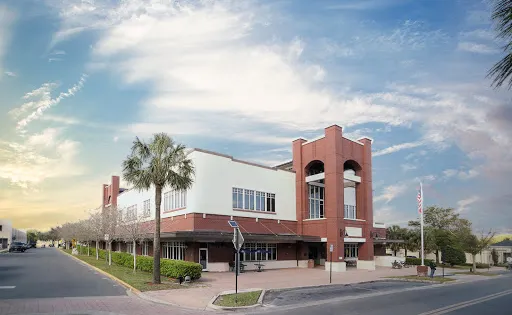 Leesburg Public Library