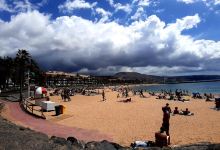 Playa del Camison景点图片