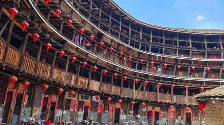 7-Day Xiamen + Wuyi Mountain + Nanjing Tulou + Gulangyu Island