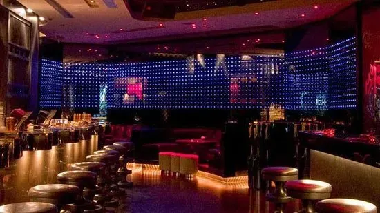 進入宴會/酒吧 ktv