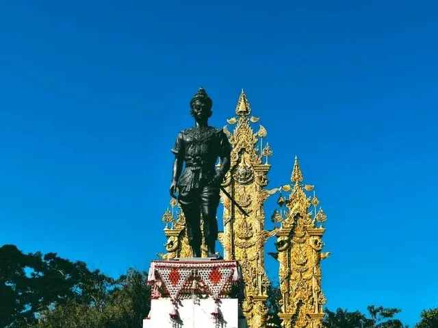 ที่เที่ยวเชียงราย#16 อนุสาวรีย์พ่อขุนเม็งรายมหาราช