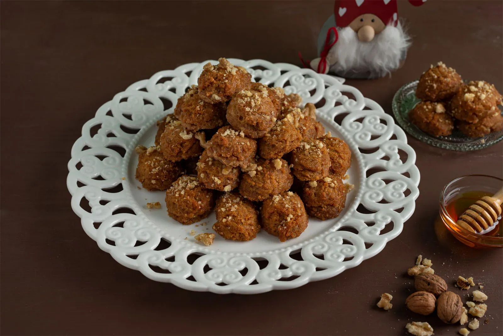 Best time to visit Greece | honey cookies
