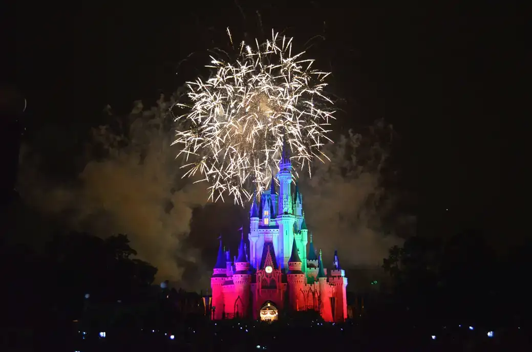 Fireworks over the Magic Kingdom. Source: Jaime Creixems / unsplash