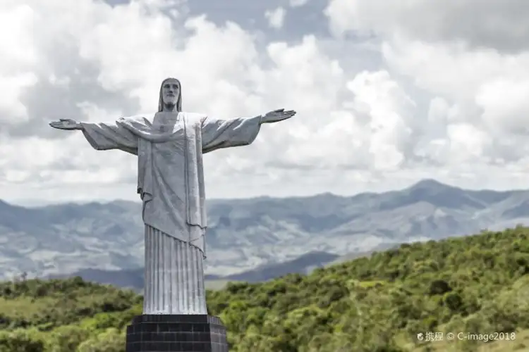 Completed in 1931, Christ the Redeemer is the youngest among the 7 Wonders