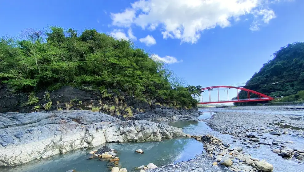 金崙野溪溫泉