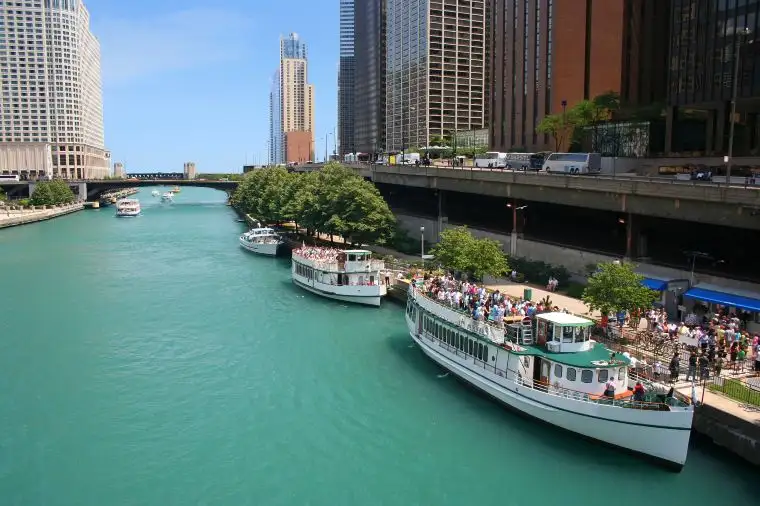 Best Attractions in Illinois: Chicago Riverwalk, Chicago
