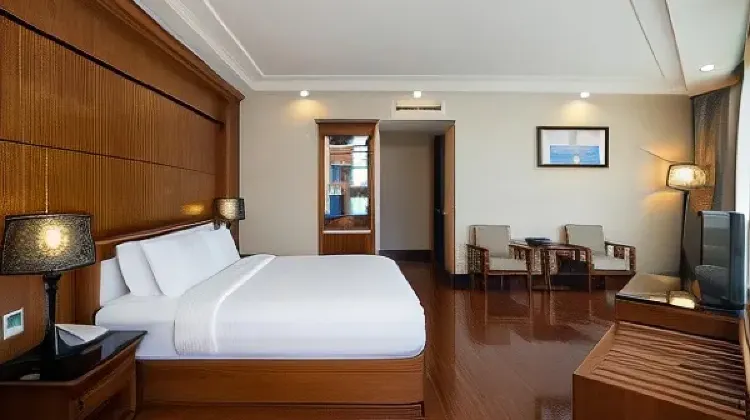 日本語OK：ニャット ハ ロペラホテル