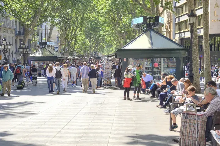 バルセロナ市内中心部からバス停へのアクセス方法