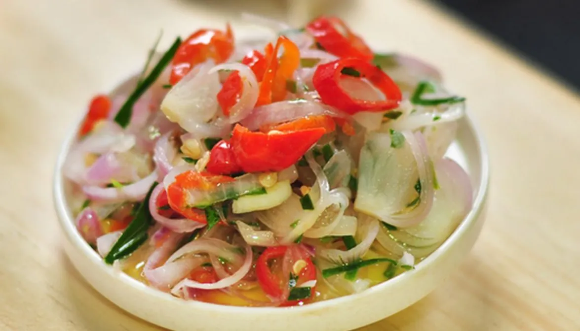 10. Makanan Khas Bali-Sambal Matah★★★★☆