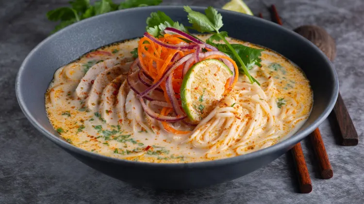 インスタントカレーラーメン